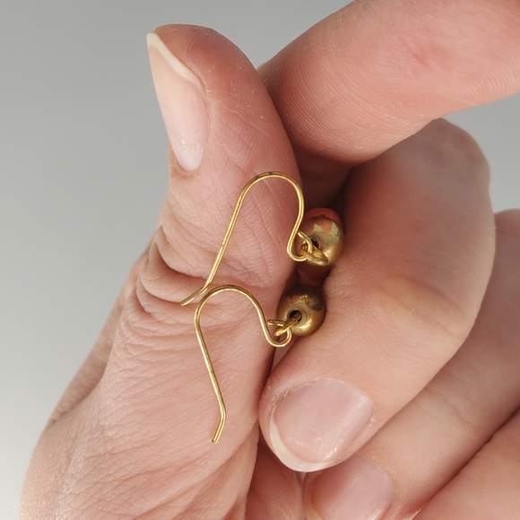 Goldtone Bangle and Peach Earring Set - Picture 7 of 9